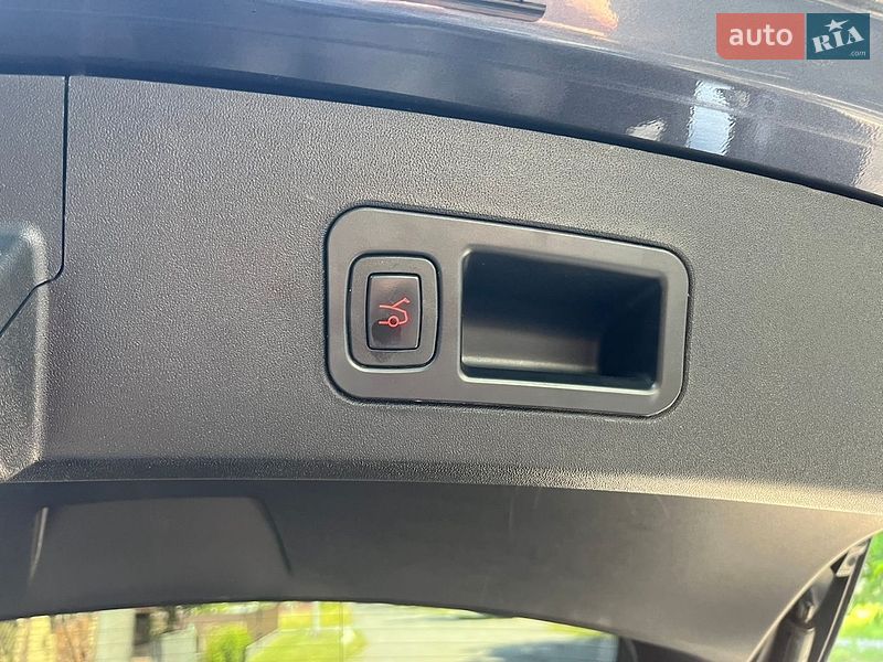 Лифтбек Tesla Model S 2017 в Сваляве фото 15 Лифтбек Tesla Model S 2017 в Сваляве