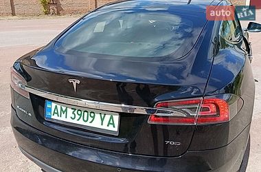 Лифтбек Tesla Model S 2015 в Коростене