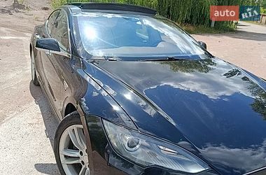 Лифтбек Tesla Model S 2015 в Коростене