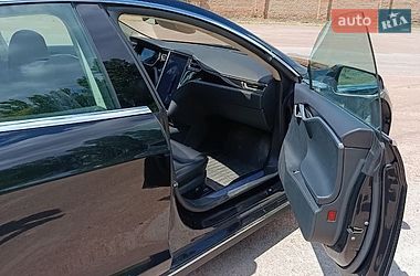 Лифтбек Tesla Model S 2015 в Коростене