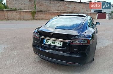 Ліфтбек Tesla Model S 2015 в Коростені