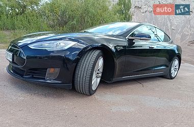 Лифтбек Tesla Model S 2015 в Коростене
