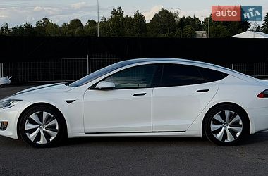 Лифтбек Tesla Model S 2020 в Львове