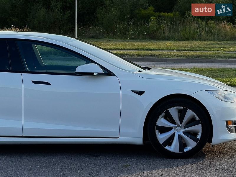 Лифтбек Tesla Model S 2020 в Львове