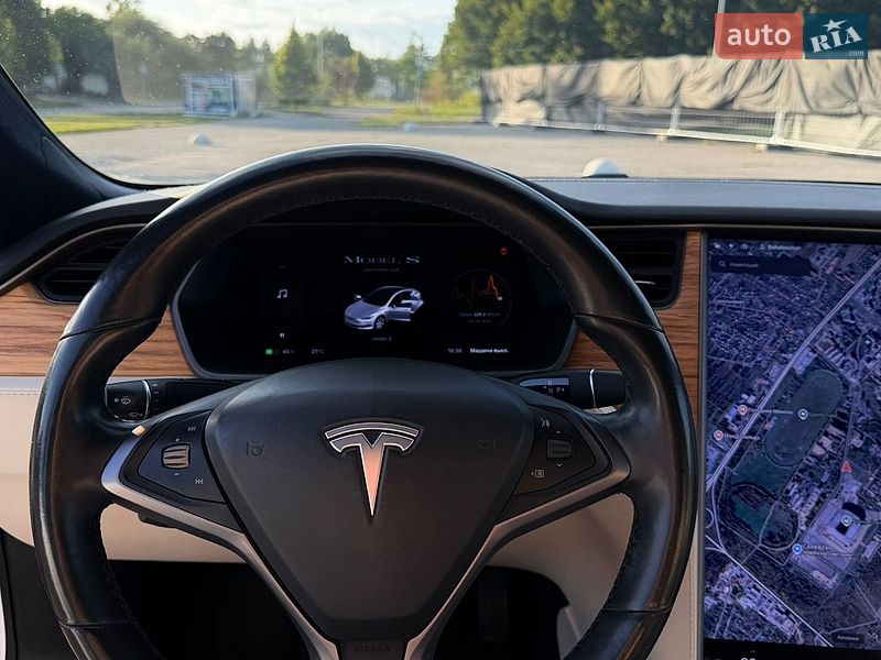 Лифтбек Tesla Model S 2020 в Львове