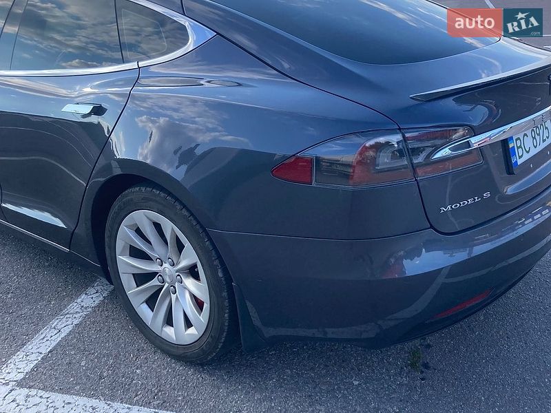 Ліфтбек Tesla Model S 2016 в Львові фото 9 Ліфтбек Tesla Model S 2016 в Львові