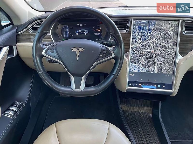Лифтбек Tesla Model S 2015 в Киеве