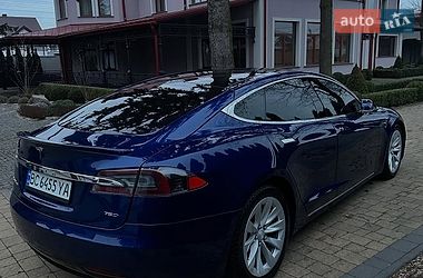 Лифтбек Tesla Model S 2016 в Львове