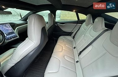 Лифтбек Tesla Model S 2016 в Киеве