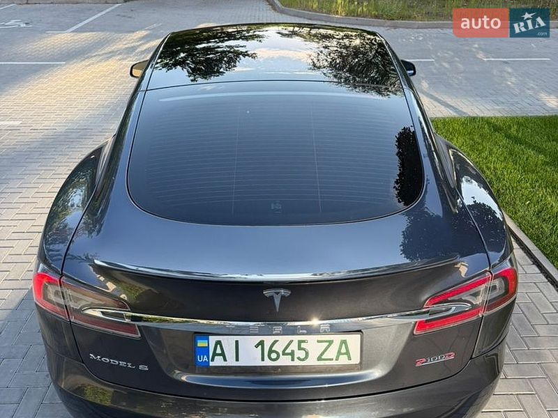 Ліфтбек Tesla Model S 2017 в Києві