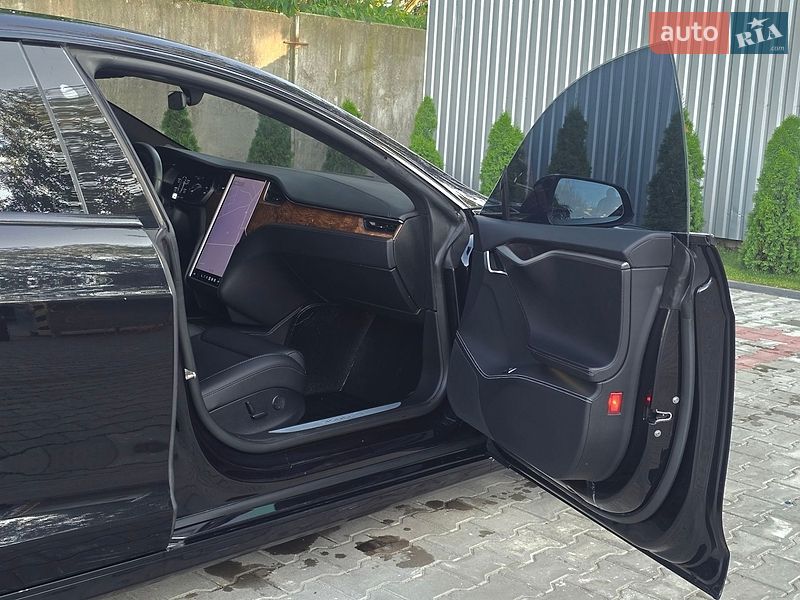 Ліфтбек Tesla Model S 2018 в Костопілі фото 35 Ліфтбек Tesla Model S 2018 в Костопілі