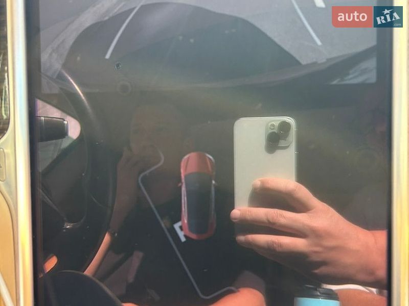 Ліфтбек Tesla Model S 2015 в Києві
