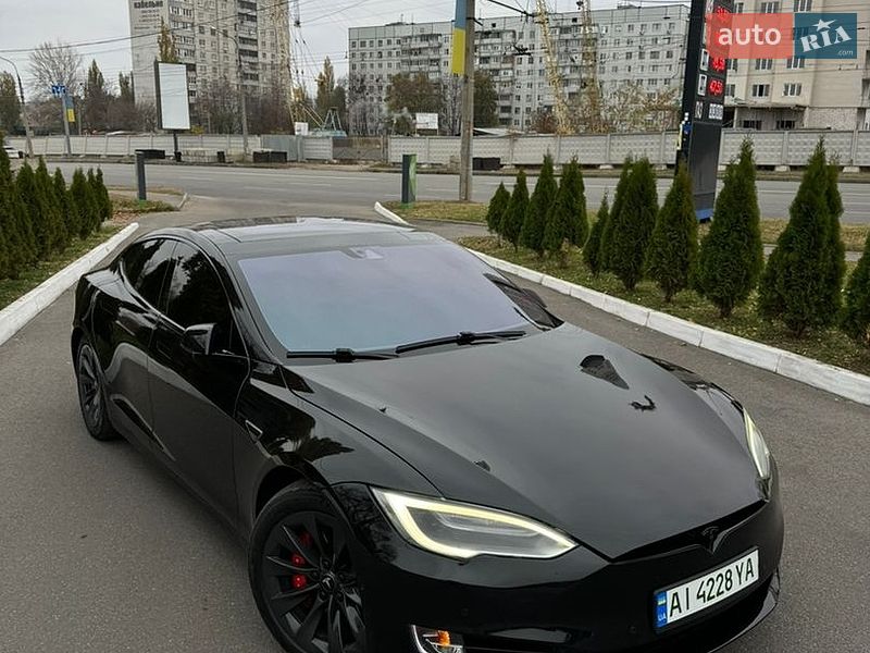 Tesla Model S 2016