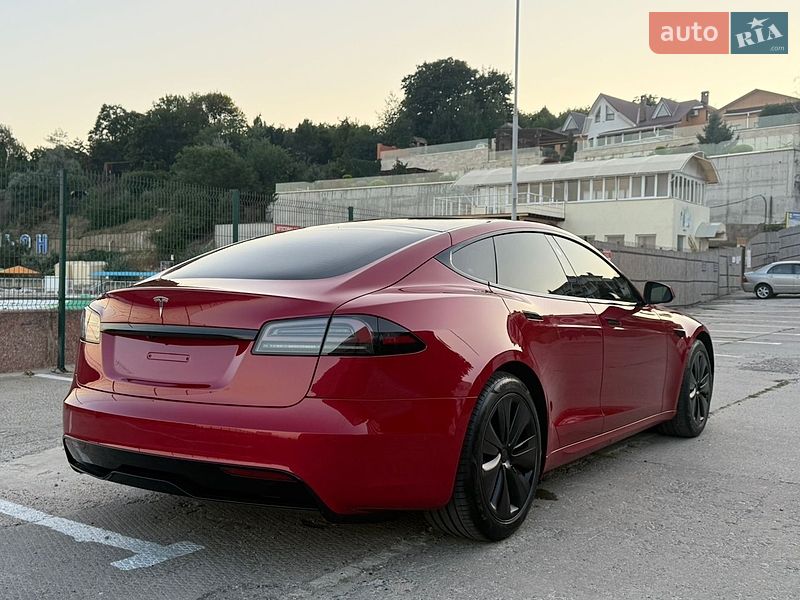 Лифтбек Tesla Model S 2022 в Виннице