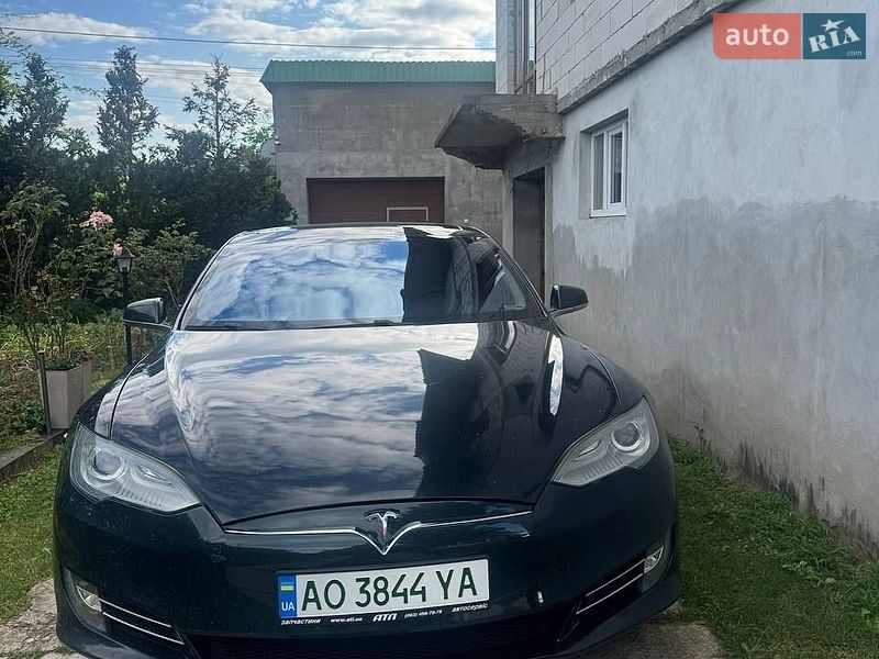 Tesla Model S 2013
