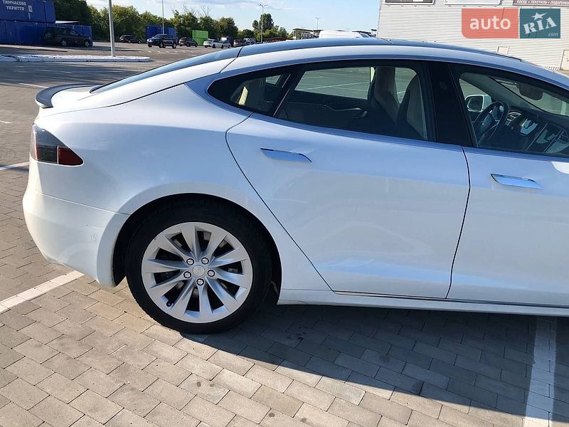 Ліфтбек Tesla Model S 2016 в Києві фото 6 Ліфтбек Tesla Model S 2016 в Києві