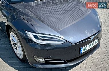 Лифтбек Tesla Model S 2019 в Днепре