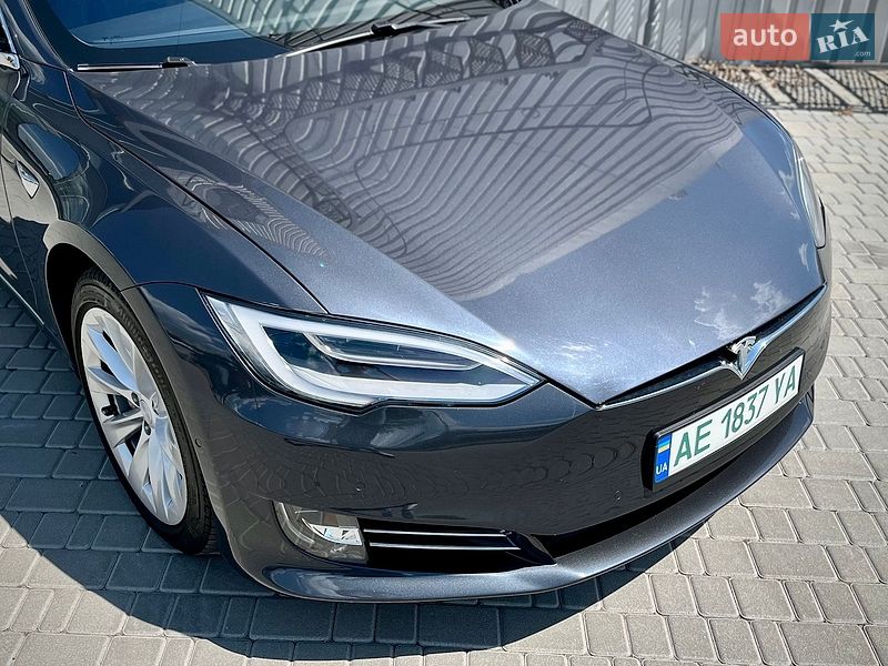 Лифтбек Tesla Model S 2019 в Днепре