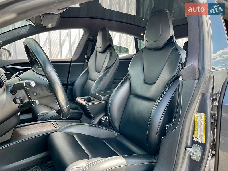 Лифтбек Tesla Model S 2019 в Днепре