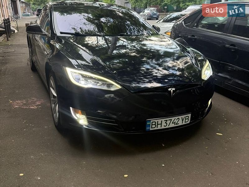 Ліфтбек Tesla Model S 2013 в Києві