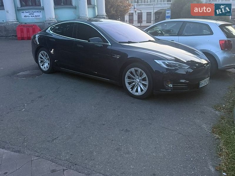 Ліфтбек Tesla Model S 2013 в Києві