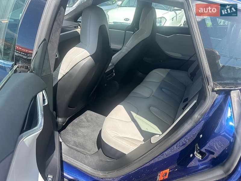 Ліфтбек Tesla Model S 2016 в Полтаві