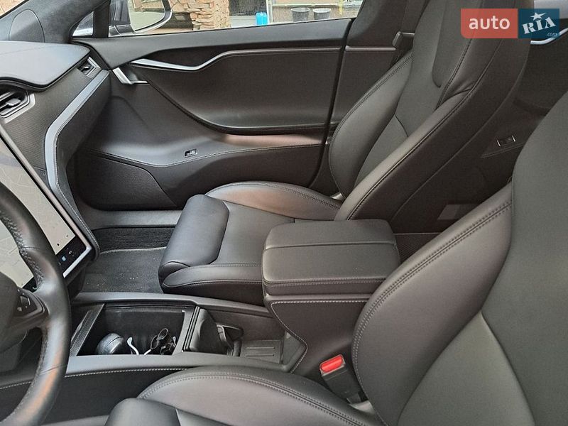 Ліфтбек Tesla Model S 2020 в Києві