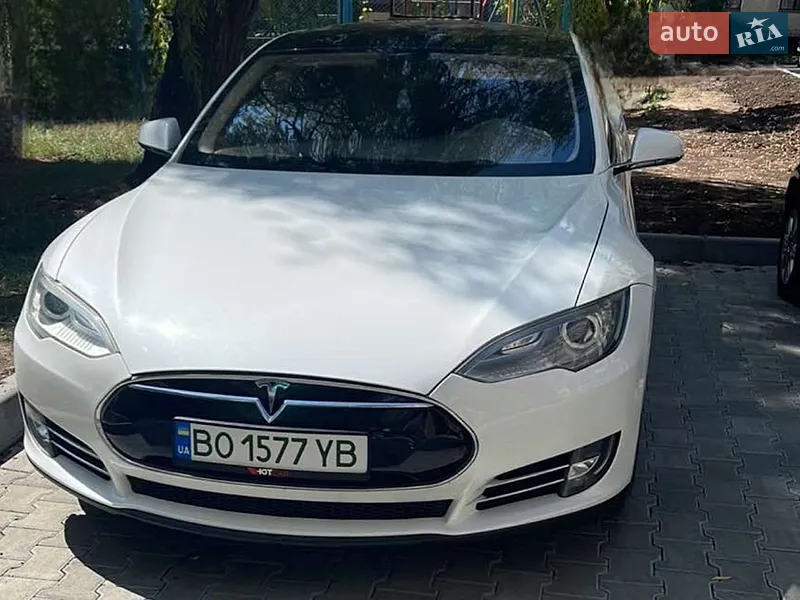Tesla Model S 2013