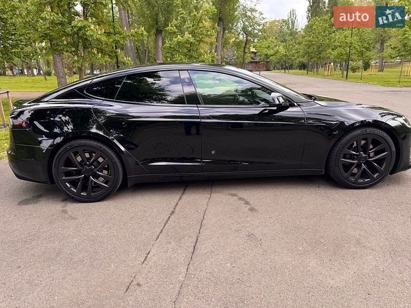 Лифтбек Tesla Model S 2022 в Киеве