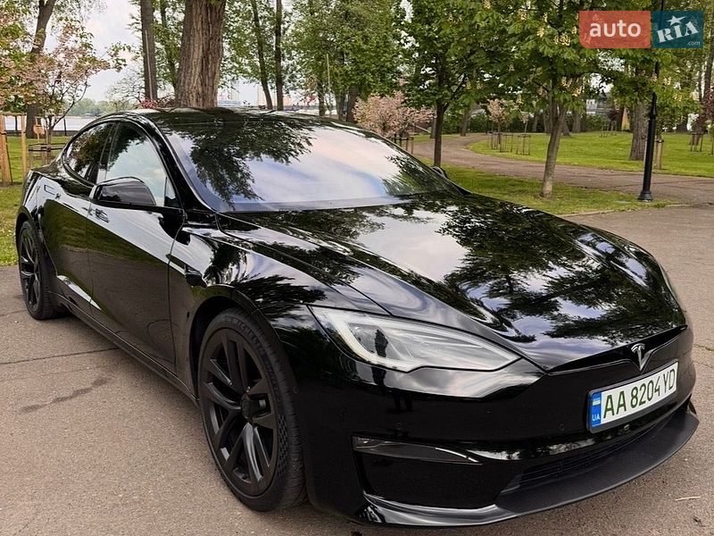 Лифтбек Tesla Model S 2022 в Киеве