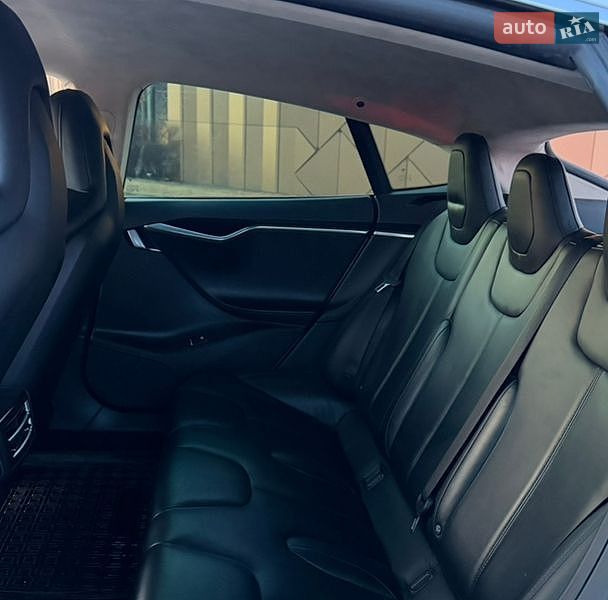 Ліфтбек Tesla Model S 2016 в Бучі фото 14 Ліфтбек Tesla Model S 2016 в Бучі