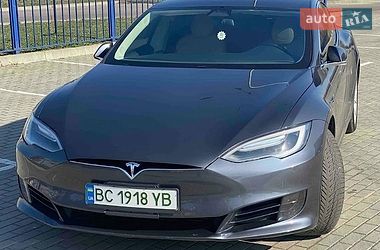 Лифтбек Tesla Model S 2017 в Ужгороде
