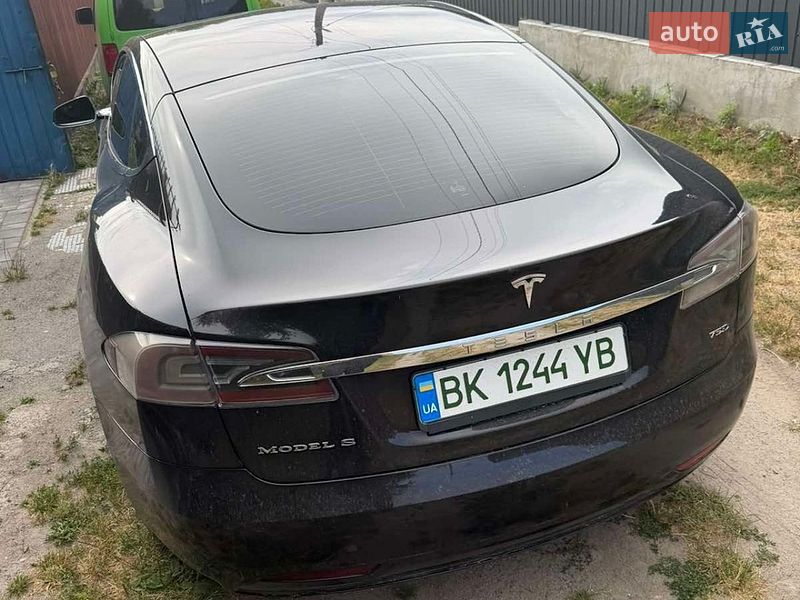 Лифтбек Tesla Model S 2017 в Славуте