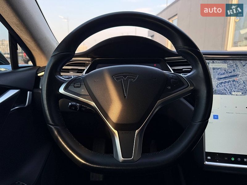 Ліфтбек Tesla Model S 2015 в Києві