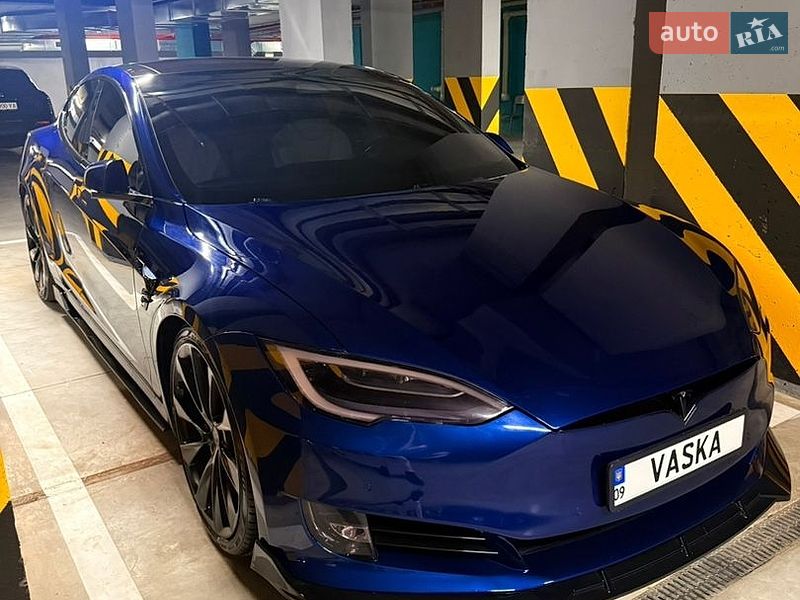 Ліфтбек Tesla Model S 2018 в Івано-Франківську