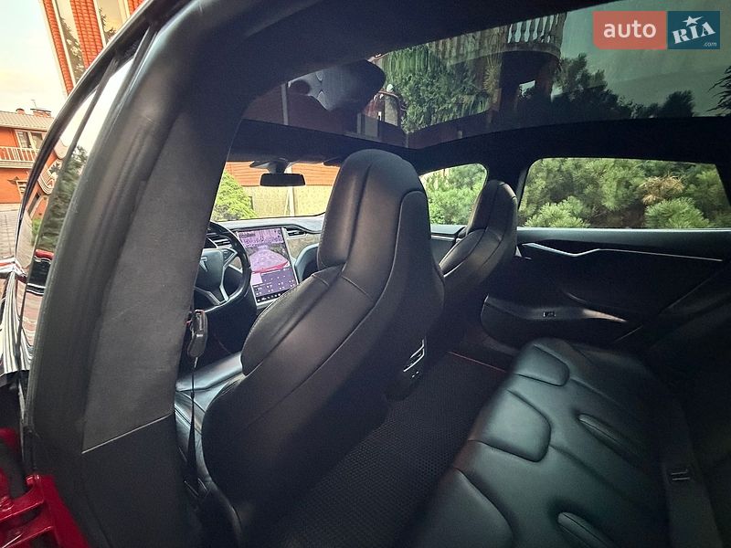 Ліфтбек Tesla Model S 2017 в Києві