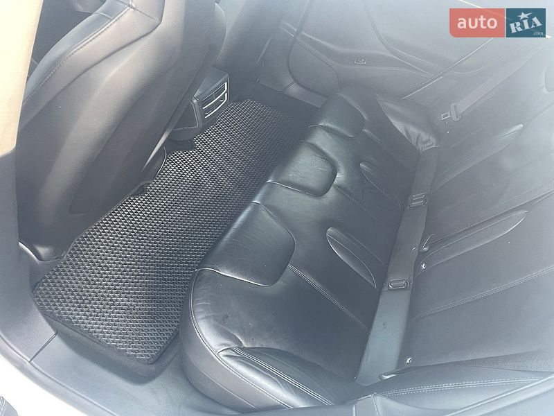 Ліфтбек Tesla Model S 2015 в Рівному
