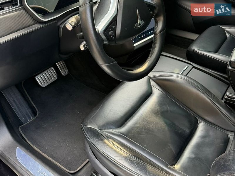 Ліфтбек Tesla Model S 2015 в Києві
