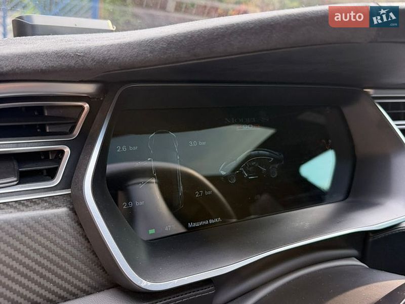 Ліфтбек Tesla Model S 2015 в Києві
