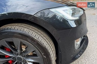 Ліфтбек Tesla Model S 2015 в Києві