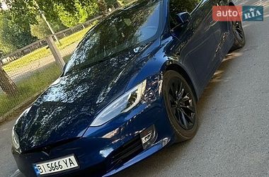 Лифтбек Tesla Model S 2017 в Пирятине
