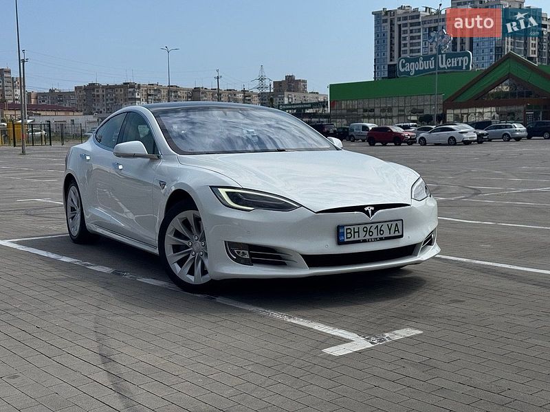 Tesla Model S 2017