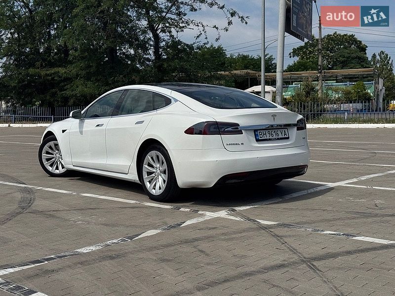 Лифтбек Tesla Model S 2017 в Одессе
