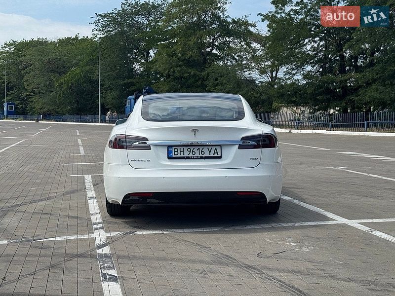 Лифтбек Tesla Model S 2017 в Одессе