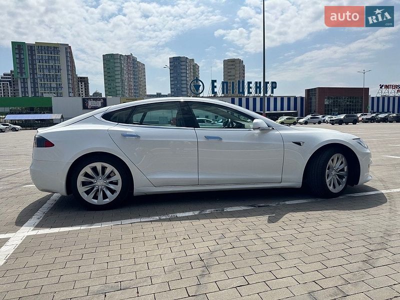 Лифтбек Tesla Model S 2017 в Одессе