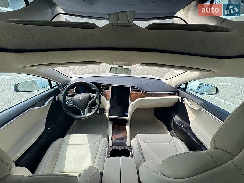 Лифтбек Tesla Model S 2017 в Одессе