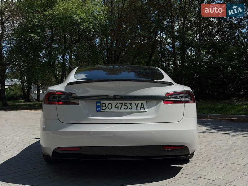 Ліфтбек Tesla Model S 2018 в Тернополі