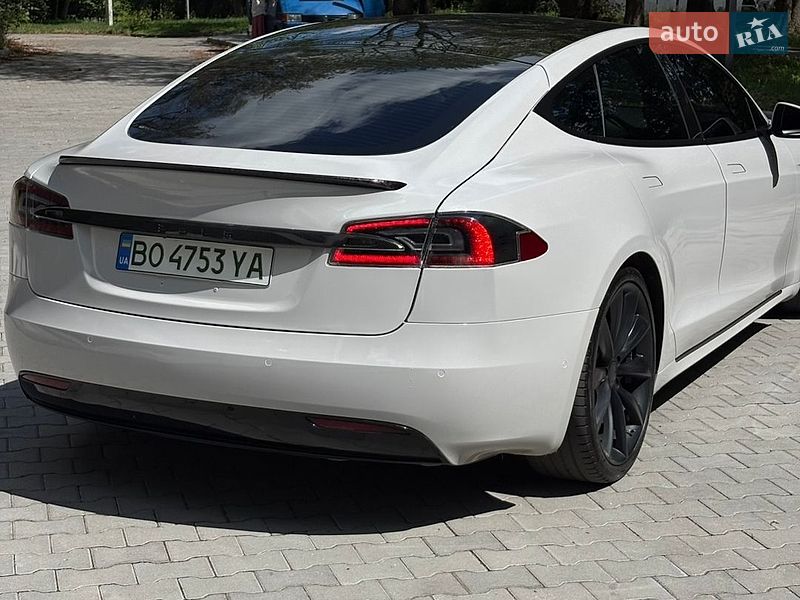 Ліфтбек Tesla Model S 2018 в Тернополі