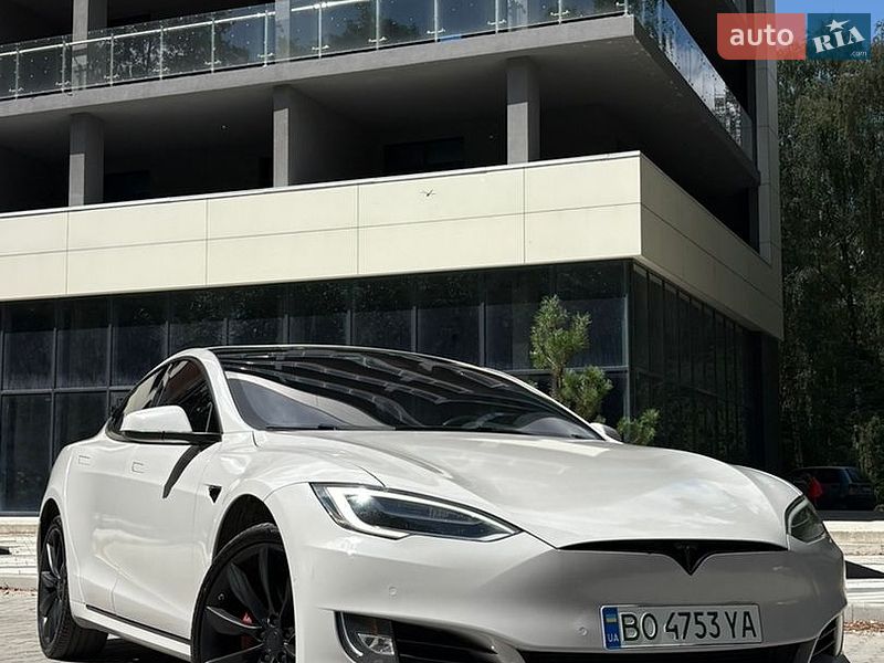 Ліфтбек Tesla Model S 2018 в Тернополі