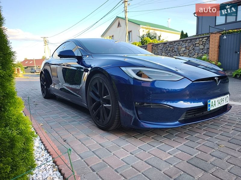 Лифтбек Tesla Model S 2022 в Киеве